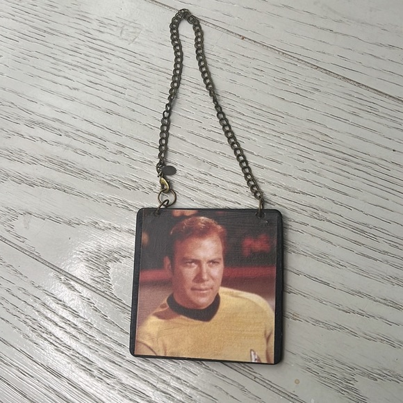 Captain Kirk Ornament - Picture 4 of 4